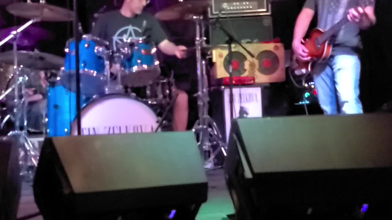 Tin Zelkova "Middle Of The Night"