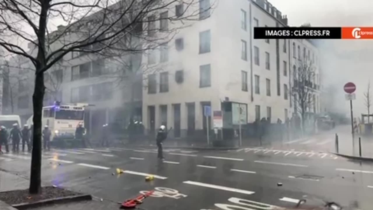 Police Throw Tear Gas, Brussels Farmers Protest | March 8th, 2024