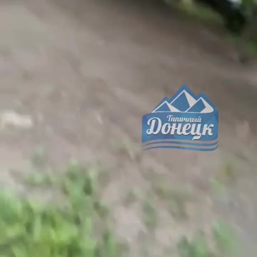 Ukrainian Tochka-U missile hits the armory in Krasny Luch
