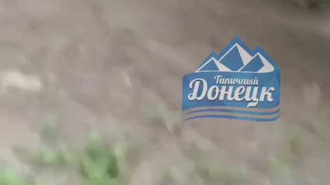 Ukrainian Tochka-U missile hits the armory in Krasny Luch