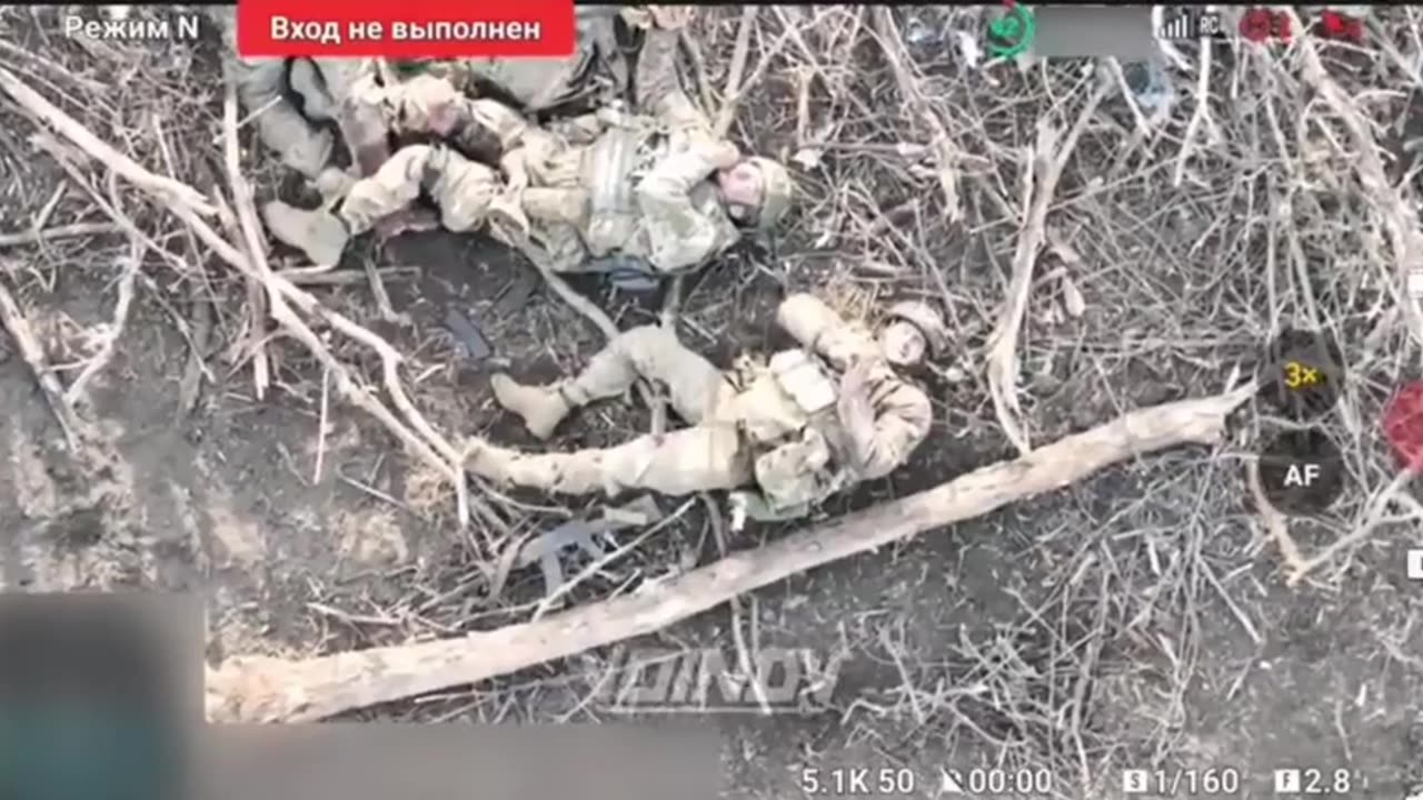 RU drone drops grenade on Ukrainian tending to wounded