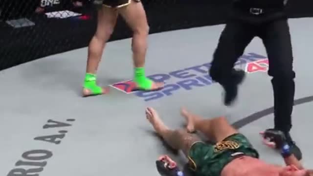 Tawanchai destroys Clancy Savage Muay Thai Head Kick Knockout 2021