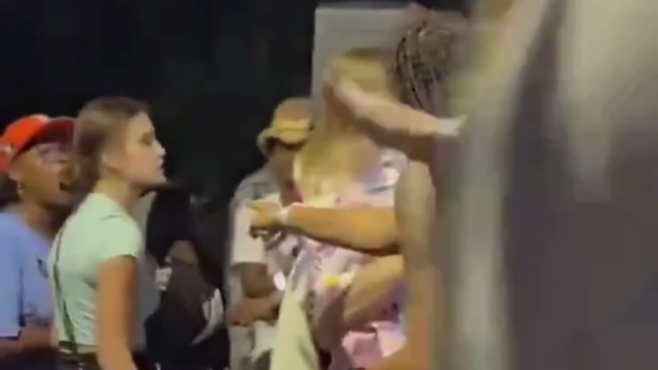 watch women attack a child .. libtards are insane