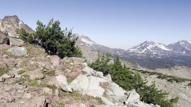 Descending from Broken Hand Area (8,376') – Tam McArthur Rim Trail – 4K