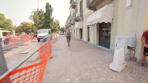 Bike vs Parkour Chase in Ivrea Italy!-15