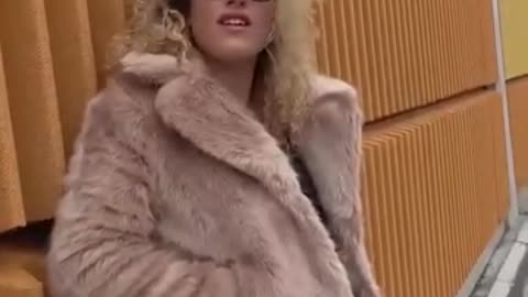 Chatting with you beautiful
