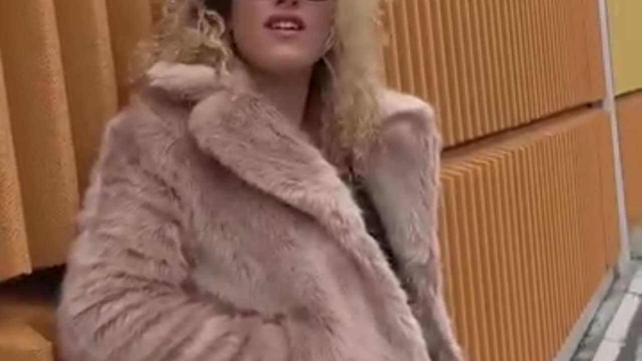 Chatting with you beautiful
