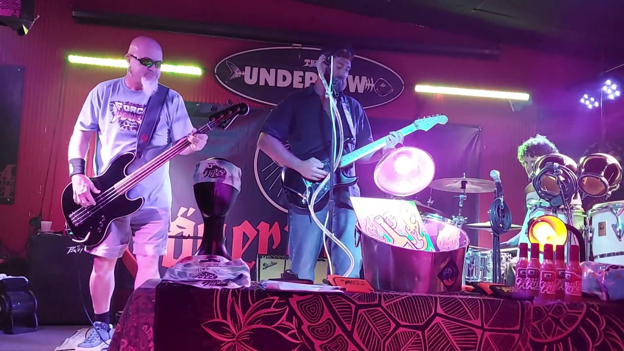 Saucy Fuzz - LIVE @ Undertow (December)