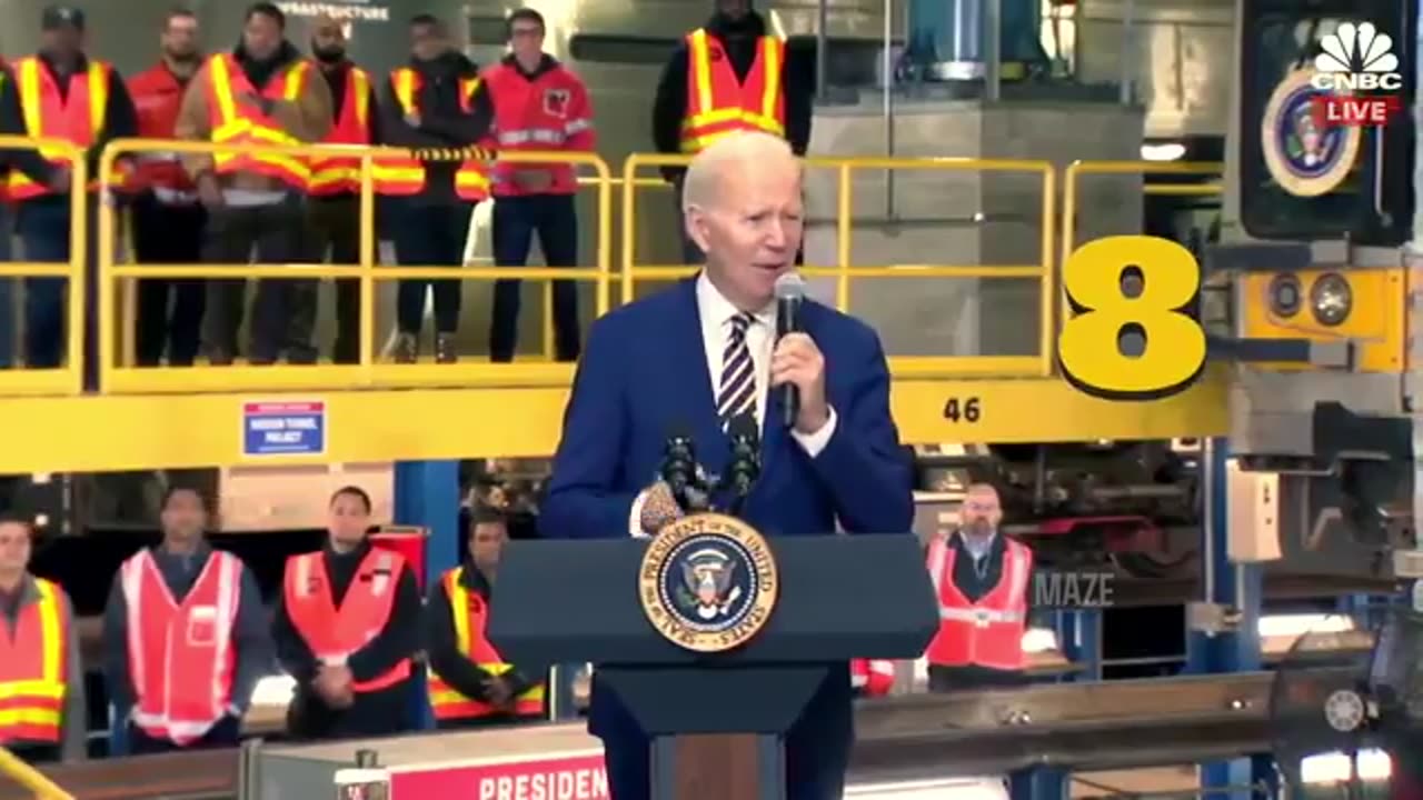 MAZE @mazemoore Joe Biden on infrastructure. 😂