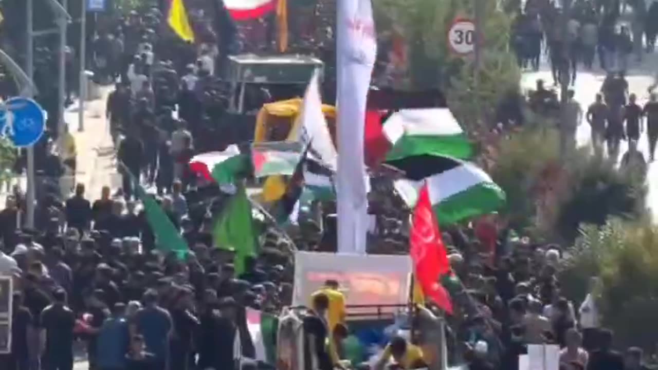 'Death to Israel': Kashmiris mourn martyrs of Karbala, stand with the people of Palestine.