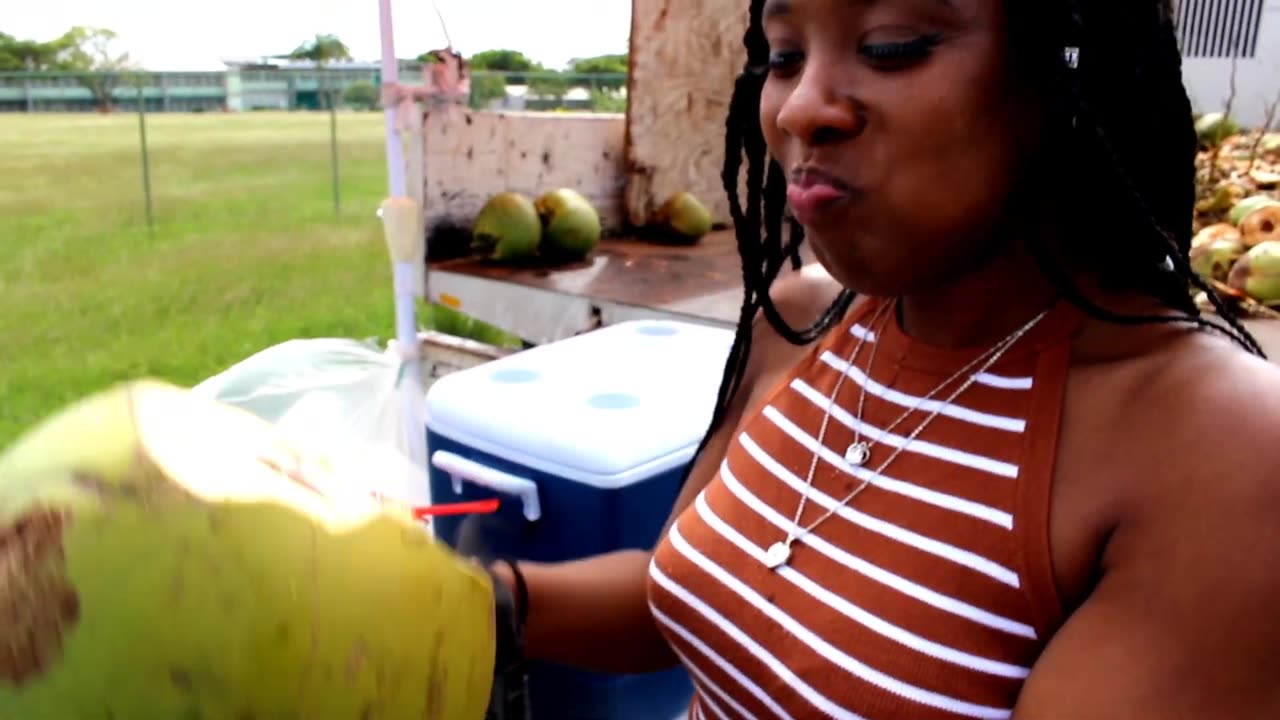 fantastic coconut peeling style