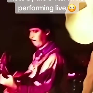 Mexican Singer Receives Cartel Death Threat During Concert