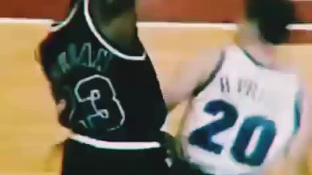 Michael Jordan trolling his opponent...