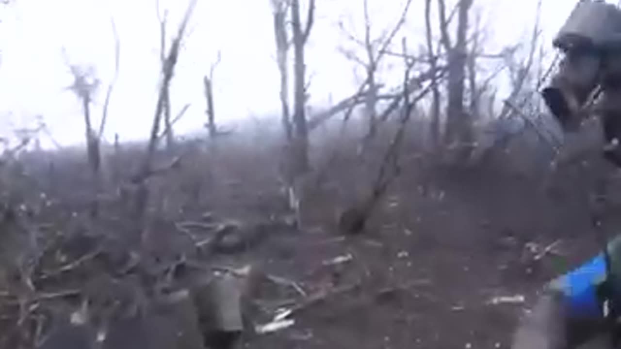 UKRAINE'S ELITE 47TH BRIGADE PIN DOWN RUSSIAN SOLDIERS WITH HEAVY GUNFIRE IN BRUTAL TRENCH BATTLE