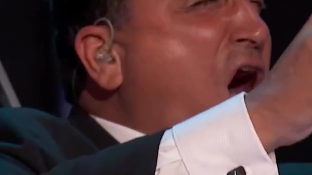 Donald Trump has Christopher Macchio sing Nessum Dorma after his speech at RNC #viral