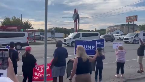 Diners Exposed Staged-Kamala Harris Visit at Primanti’s in Pittsburgh, After She Threw Them Out