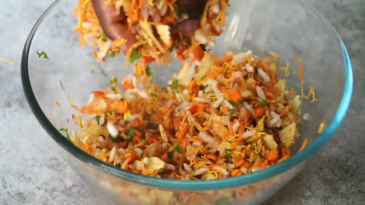 1 ಪ್ಯಾಕ್ ಚಿಪ್ಸ್ ಇದ್ದರೆ ಈ ರೀತಿ ಸ್ನ್ಯಾಕ್ಸ್ ಮಾಡಿ_ Lays Chips chaat _ Lays chat - Lays Bhel _ Easy snack
