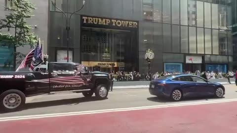 BREAKING: Trump motorcade gathering outside of Trump Tower in Manhattan.