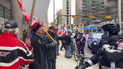 Calgary Protesters Let Police Have It After Pulling Over a Car for Honking in Support of Freedom