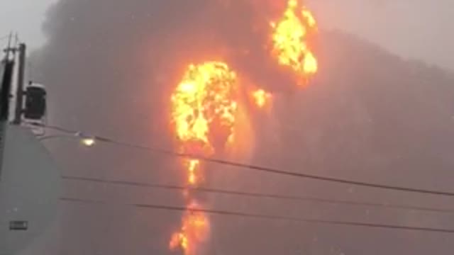 Train Derails Carrying Crude Oil Near Boomer, West Virginia