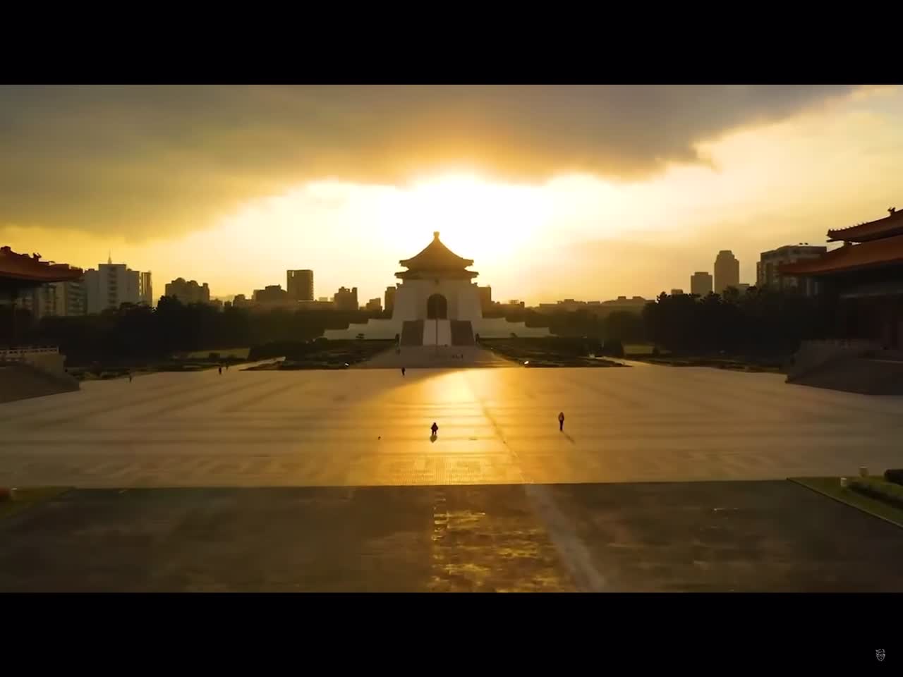 Benny Johnson / China 🇨🇳 threatens to shoot down Nancy Pelosi’s plane if she goes to Taiwan 🇹🇼