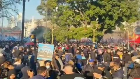 Argentine people rise up towards the political class in Buenos Aires