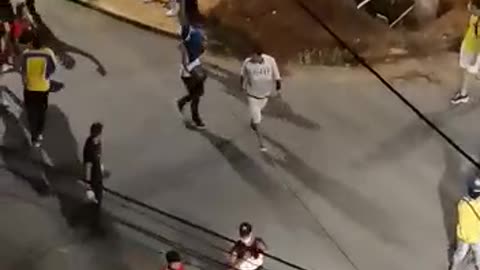 Video: Disparos, explosiones y saqueos en la noche de este miércoles en Bucaramanga 2