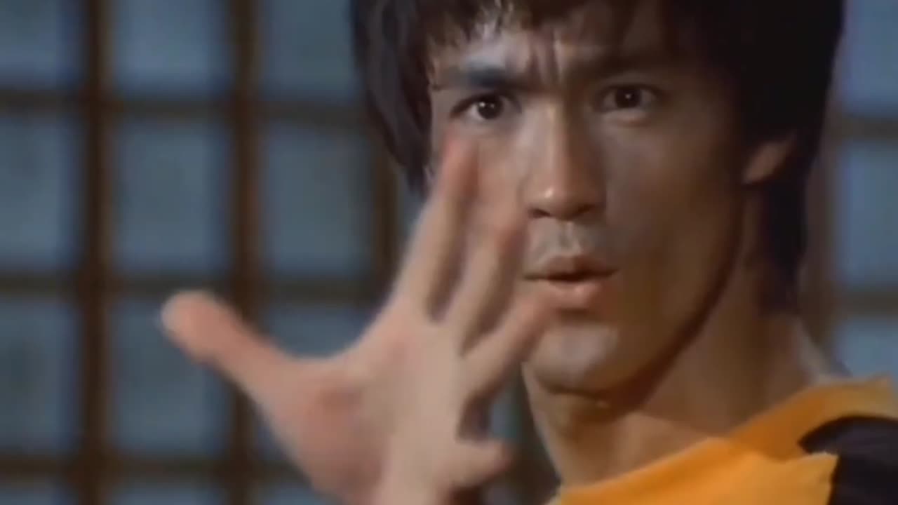 Famous Chinese martial artist Bruce Lee's wonderful martial arts clips