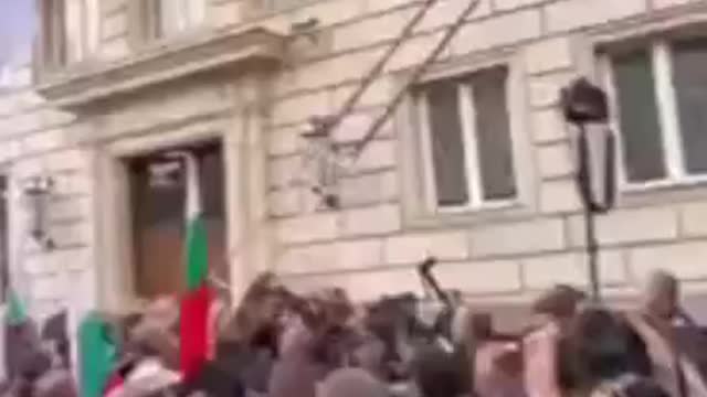 Bulgarians protesting against the supply of weapons to Ukraine