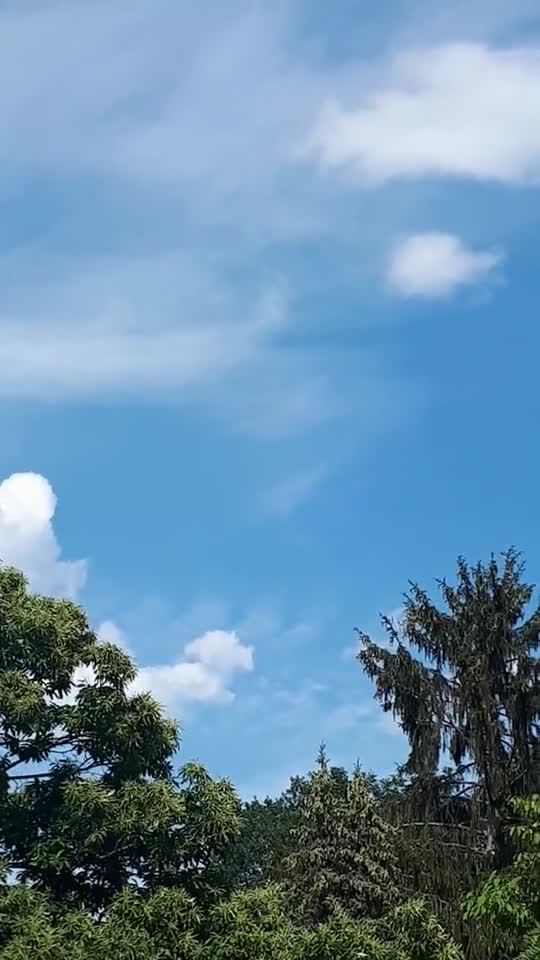 Himmel in Berlin am 12. Juni 2022 so 16:30 Uhr