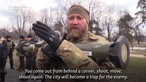 Kyiv_Volunteers_Get_Last-Minute_Training_On_Powerful_Anti-Tank_Weapons.mp4