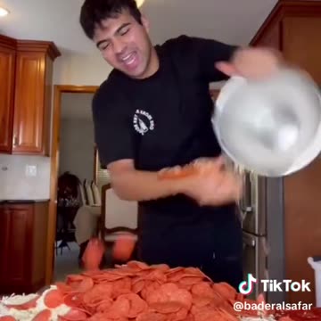 Don’t waste food 🍕 Always keep it So Halal Mode 😃👍