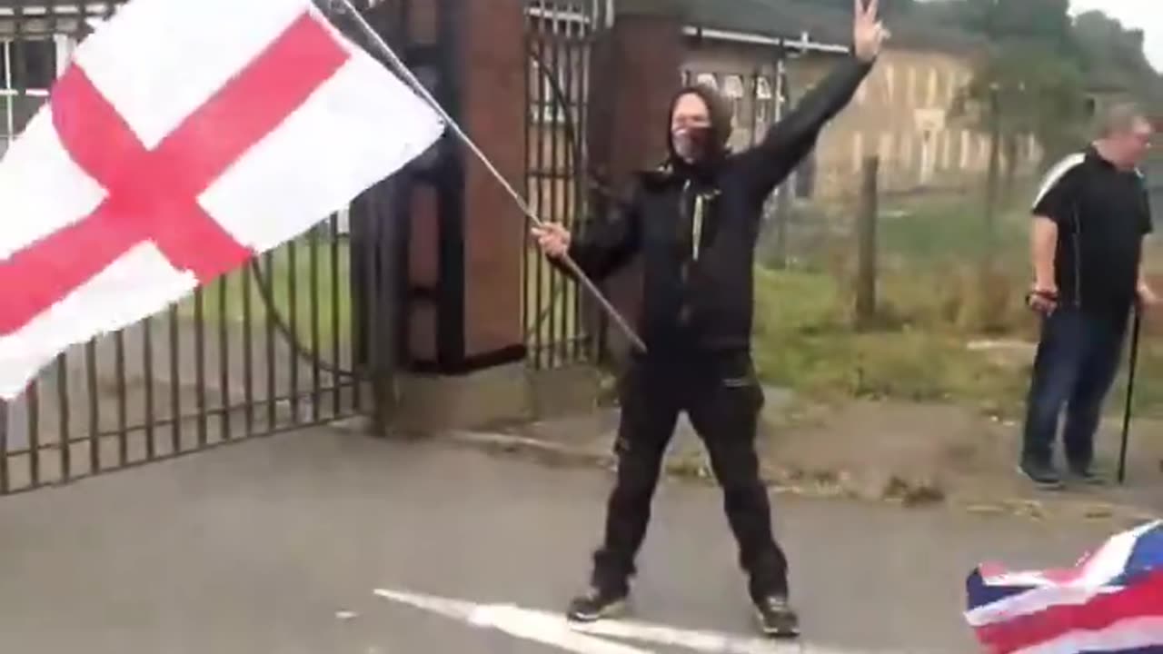 🚨 Scampton residents singlehandedly reconquered their historic RAF base