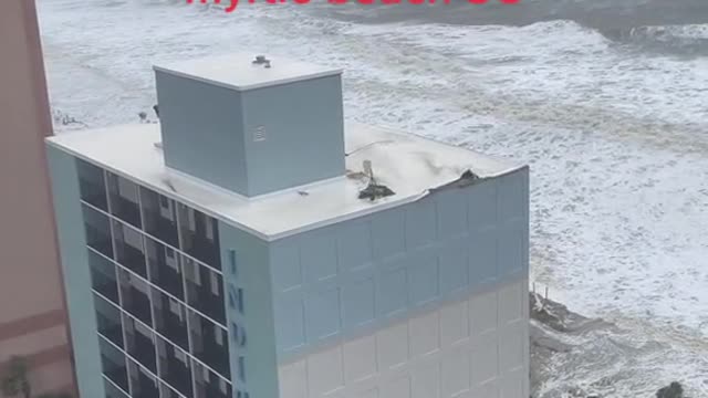 Roof falls off building in myrtle beach SC