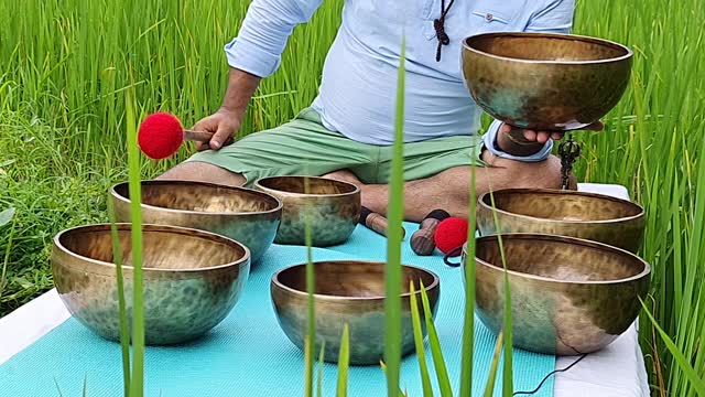 Bowl meditation