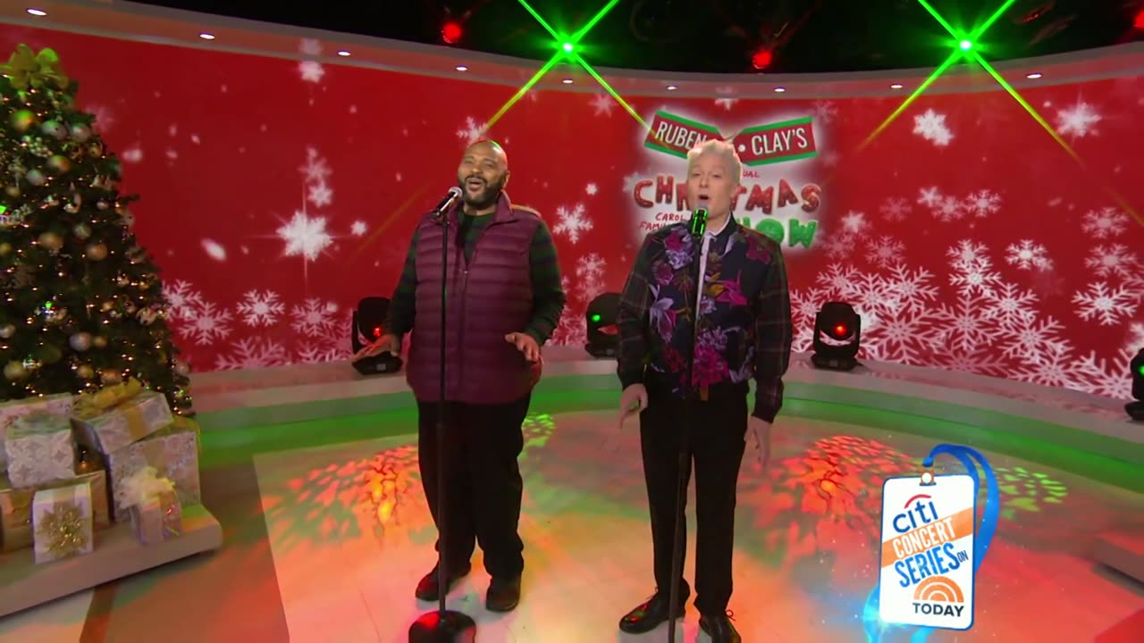 Clay Aiken & Ruben Studdard - Don’t Save It All For Christmas Day