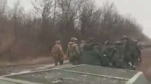 Russian soldiers are surrendering.