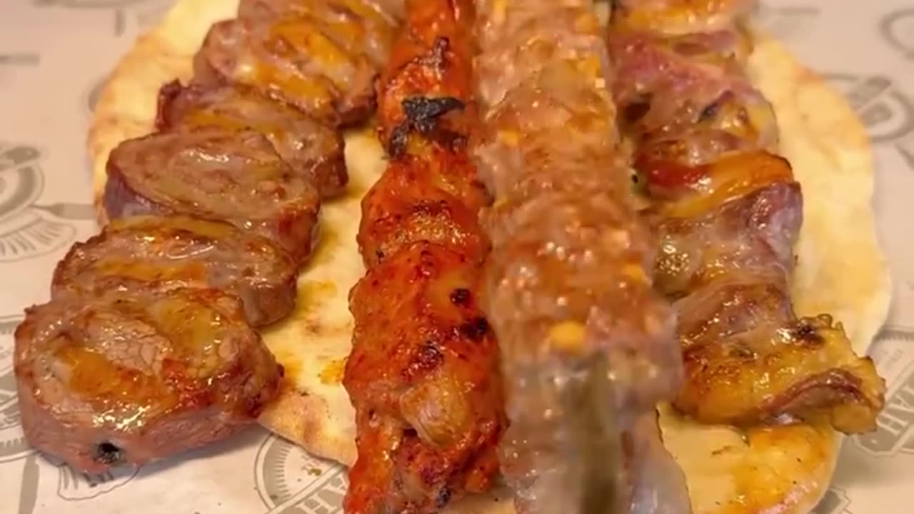 https://v.kuaishou.com/aAqDod Get up and eat skewers with friends! #foryoupage