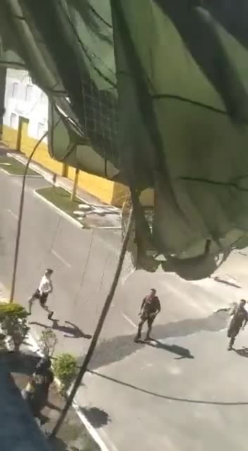 Russian military parachute lands in Ukraine and how Ukrainian people beat him