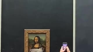 Crazy Activist SHOCKS World By Covering Famous Mona Lisa Painting In Cake