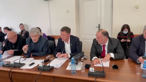 Валерий Кварчиа перенес сессию парламента на понедельник