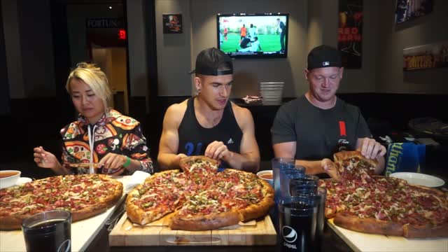 SPICY HELL PIZZA CHALLENGE! Las Vegas Food Challenge | Craziest Pizza Ever | Man Vs Food