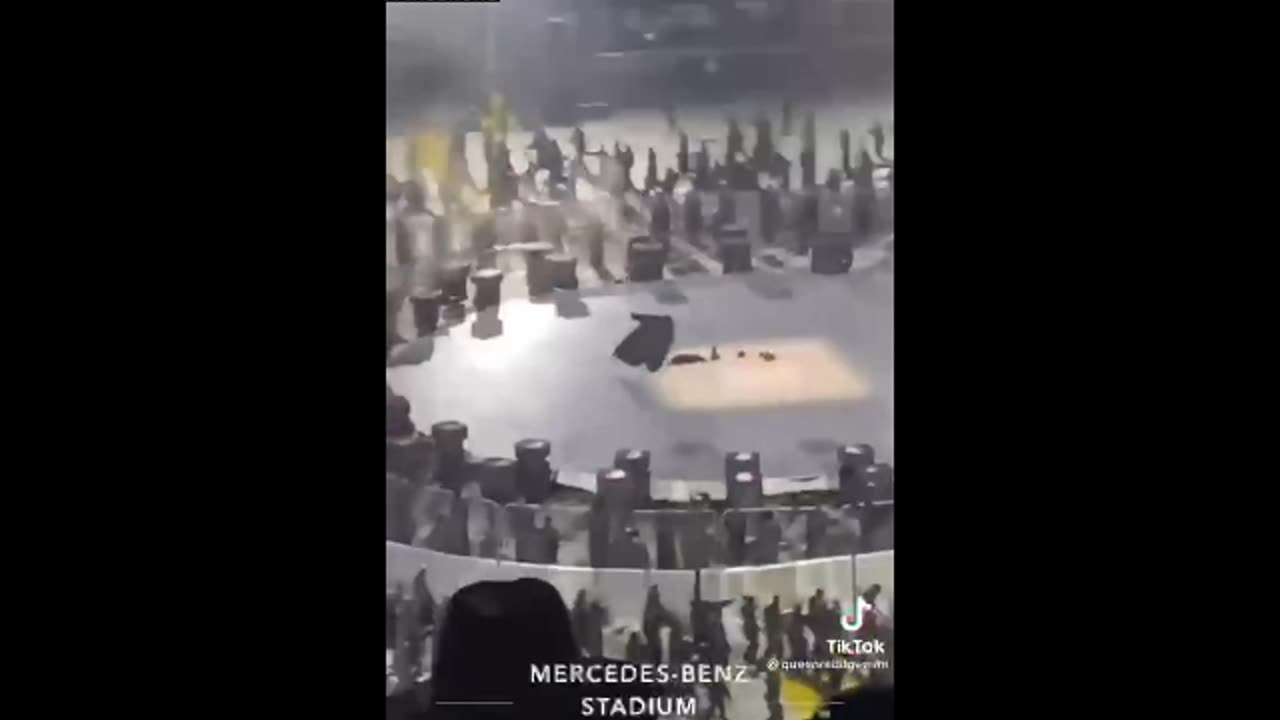 Kanye handing out Adrenochrome and doing rituals mid concert?