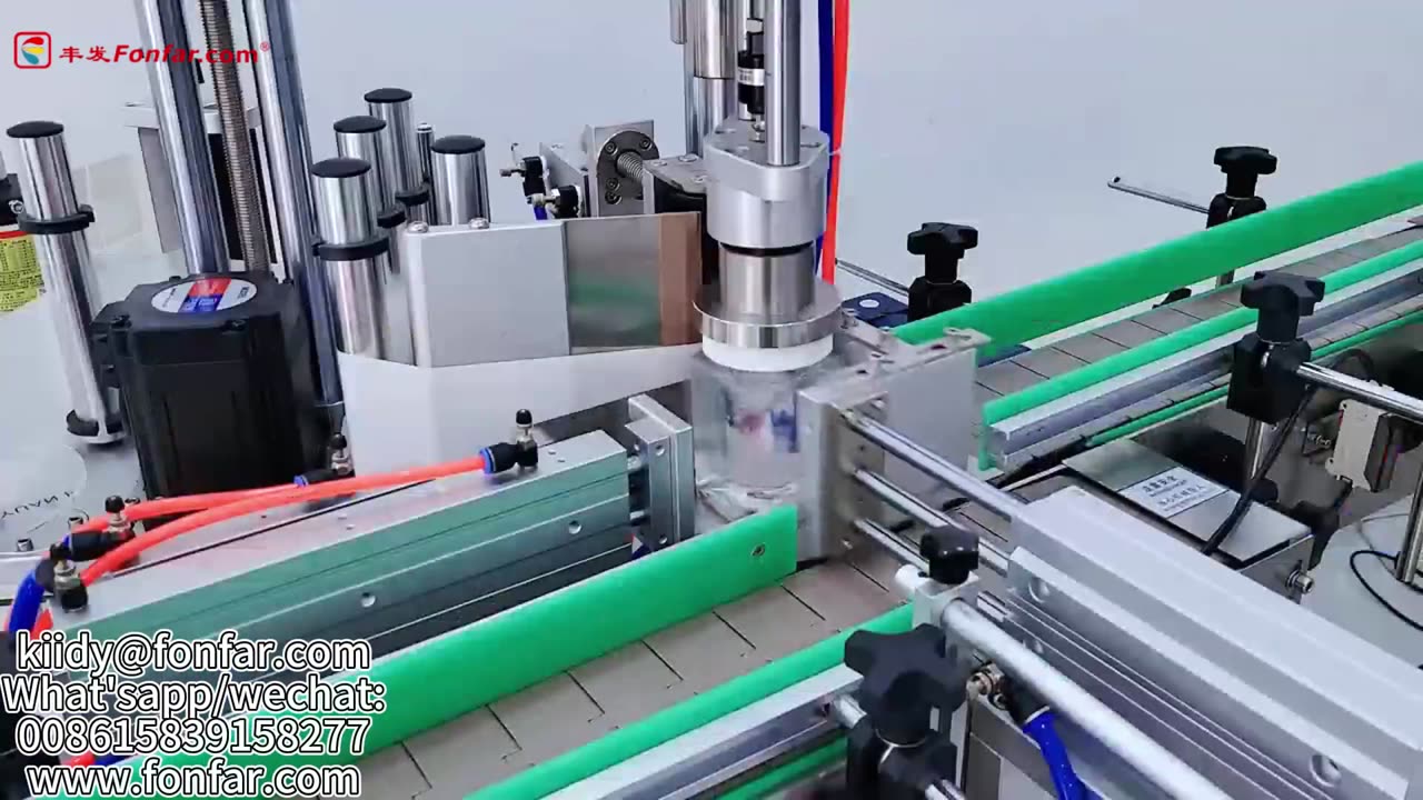 Upgrade Your Bottling Game with our Innovative Labeling Machine!