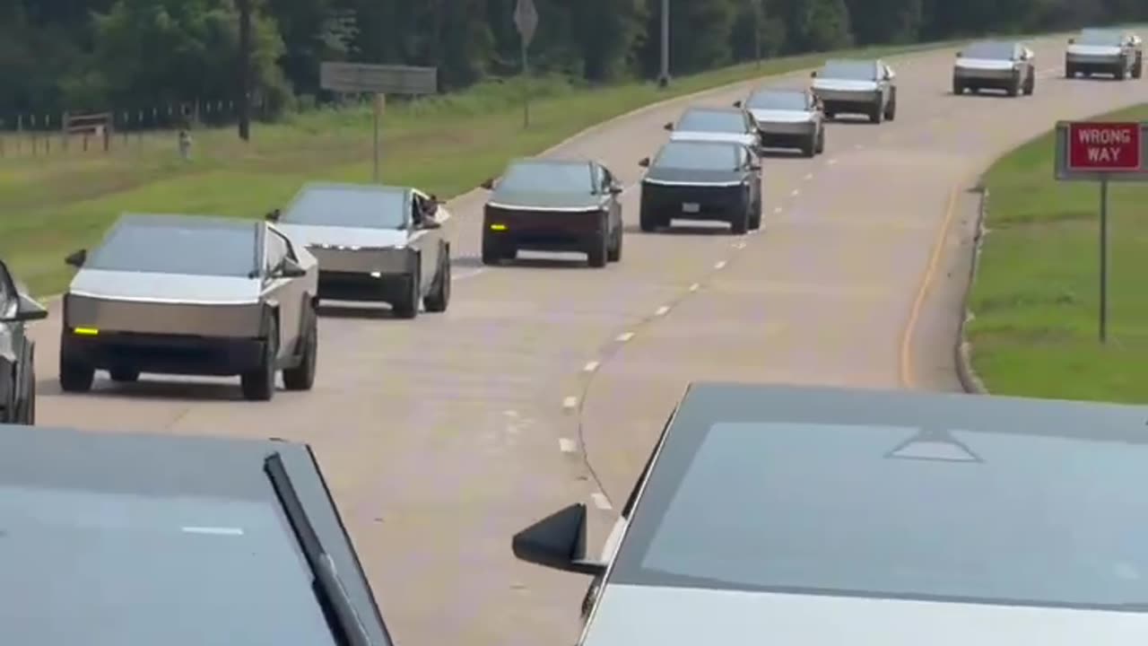 Tesla CyberTruck Motorcade