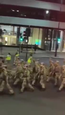 LONDON RIGHT NOW - 25-September-2022 - MILITARY