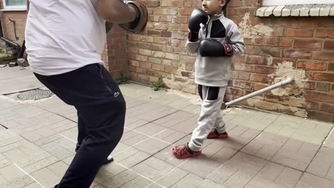 Boxing ! Learning to slip and step in.