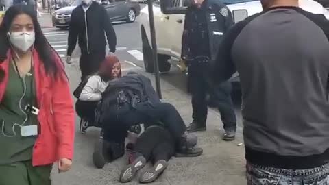 Thug sucker-punches cop in NYC