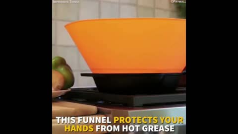 Cooking Funnel Which Protects From Hot Grease