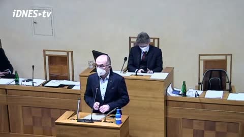 Kdo už je očkován, neonemocní a nikoho dalšího nenakazí, řekl Blatný